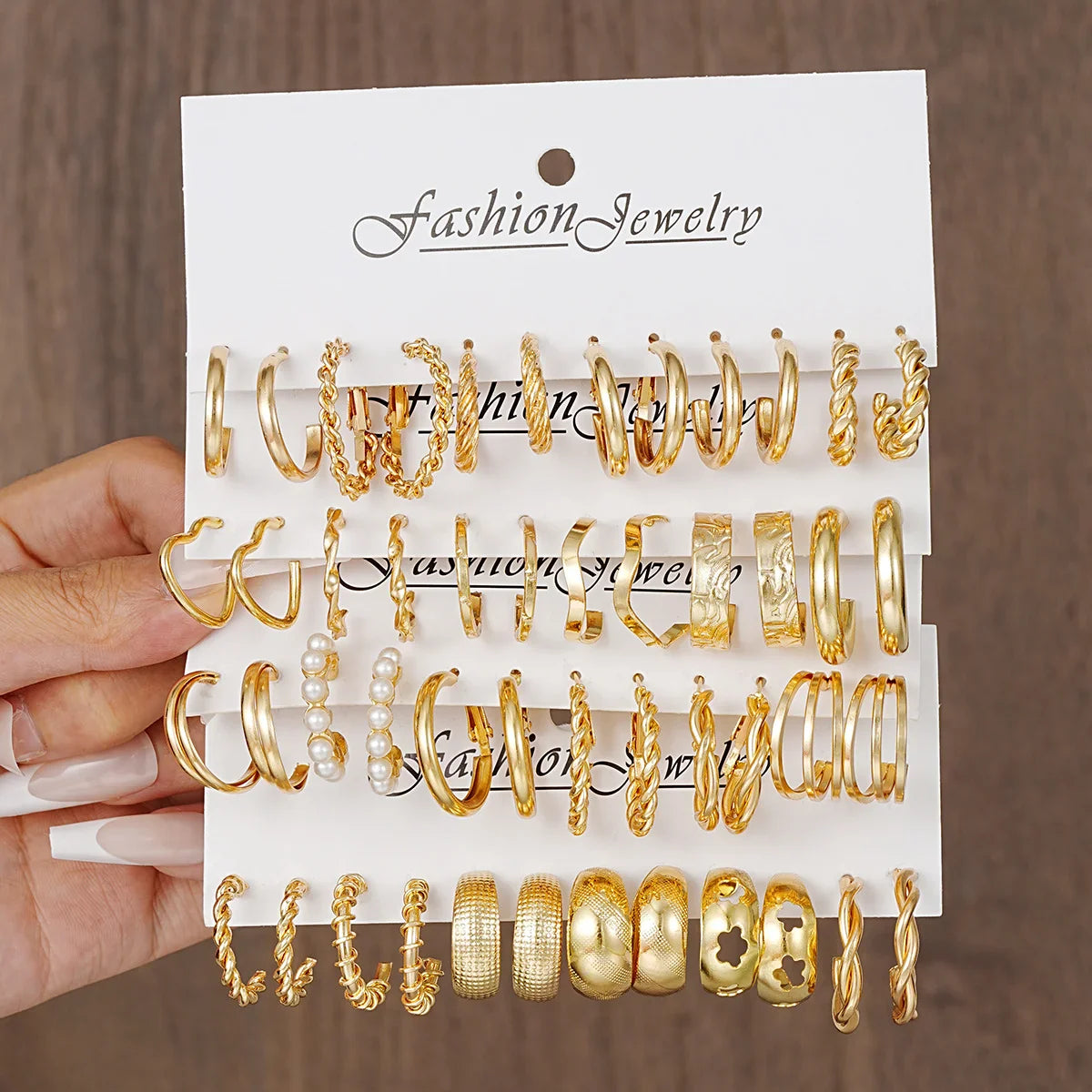 24-Pair Vintage-Inspired Small Hoop Earring Set for Women Elegant Geometric Iron Ear Ornaments for Daily Wear Gifts 2024 Jewelry