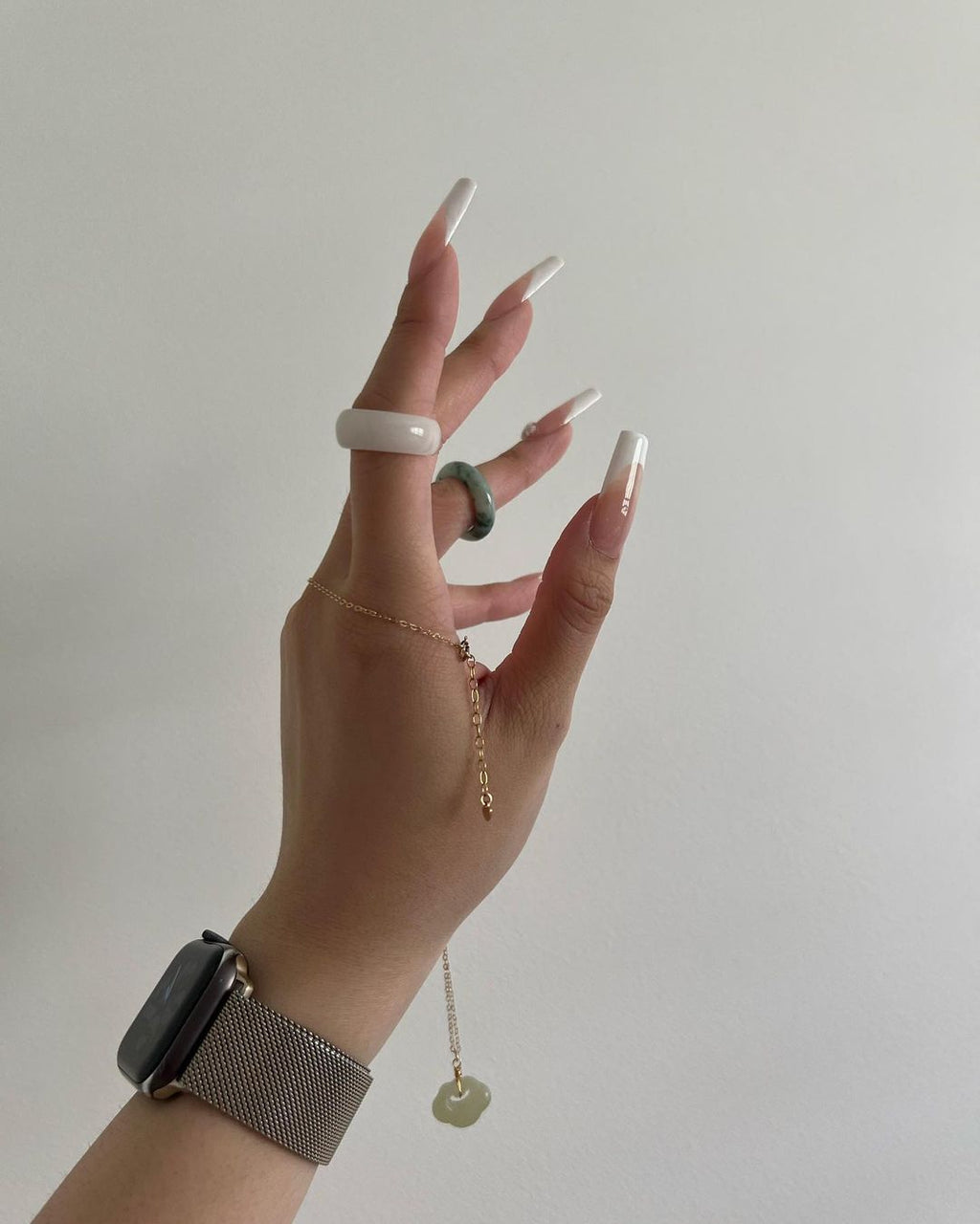 Tee — White Jade Ring
